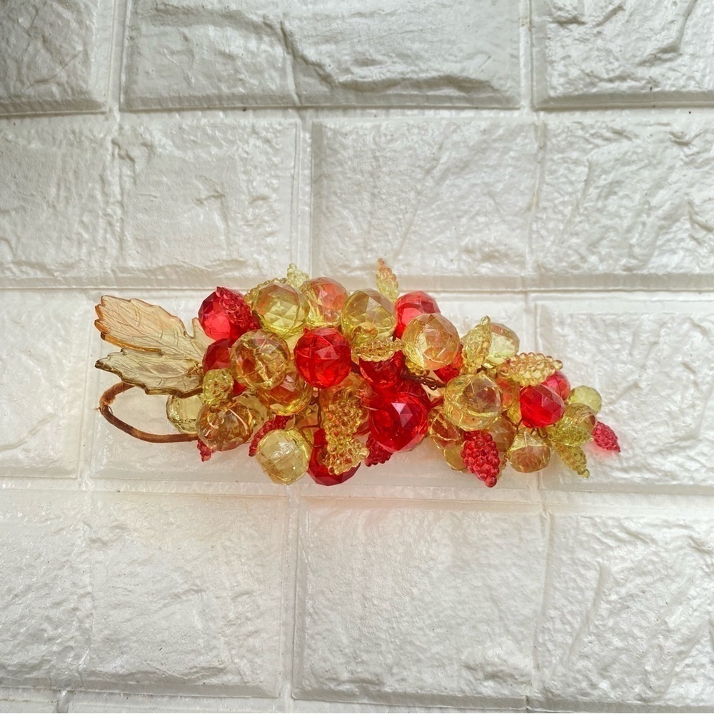 Vintage MCM Lucite Faceted Grape Cluster Green 6.5 in.